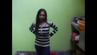 Hot arab girlfriend ne boyfriend ke lund ko chcuhi se doodh pilaya Video