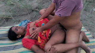 Indian Desi Village Aunty Hard Fucked Wet Pussy In Outdoor Video
