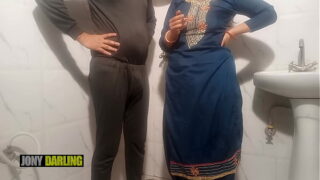 Indian Desi wife fucking by husband in bathroom with oral sex Video